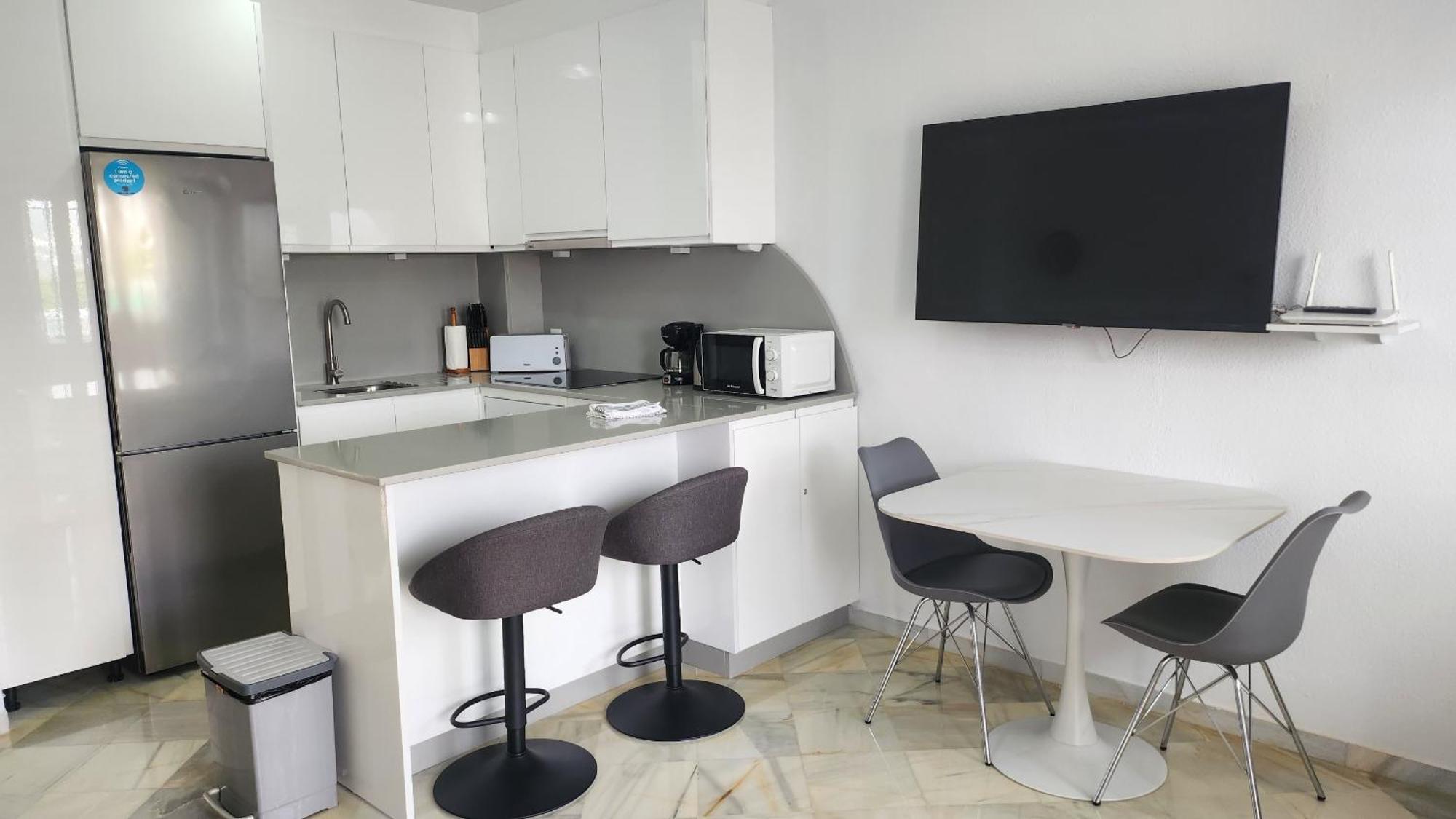 Stella Maris - Sleeps 4 Apartment Нерха Екстериор снимка